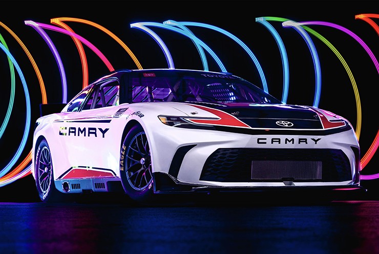 Toyota ra mắt phiên bản đua cho dòng xe Camry XSE - 5