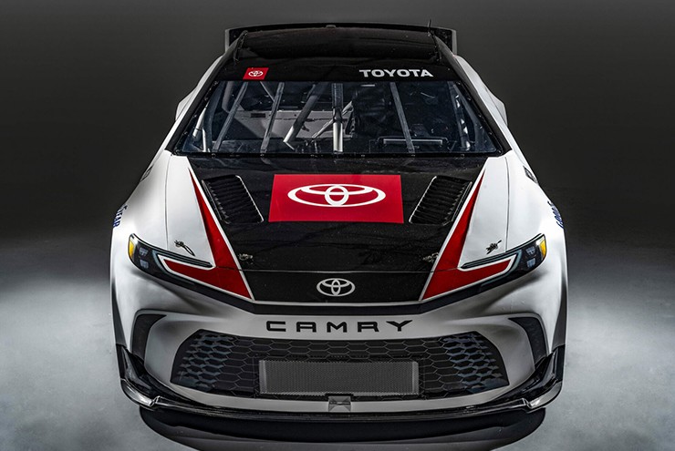 Toyota ra mắt phiên bản đua cho dòng xe Camry XSE - 4