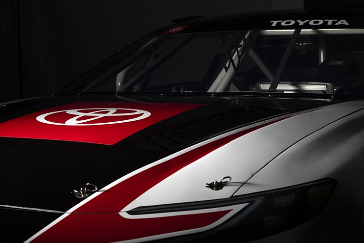 Toyota ra mắt phiên bản đua cho dòng xe Camry XSE - 6