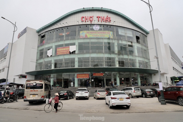 Năm 2008, chợ Thái (phường Trưng Vương, TP. Thái Nguyên) được xây dựng, thiết kế tổ chức mặt bằng kết hợp giữa truyền thống và hiện đại với 4 tầng và 1 tầng trệt, tổng diện tích 45.000 m2. Khu chợ từng được biết đến là một trong những địa điểm kinh doanh, buôn bán sầm uất bậc nhất tại Thái Nguyên cũng như vùng Việt Bắc.