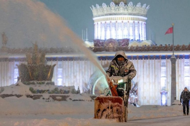 Bão tuyết kỷ lục gây hỗn loạn nhiều nơi, Siberia lạnh âm 50 độ C - 1