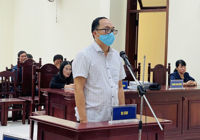 Cựu thiếu tá Hoàng Văn Minh tại phiên toà ngày 17/8. Ảnh: L.H.
