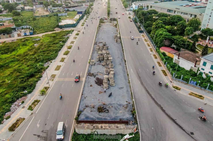 Đại lộ Chu Văn An, đường nối Vành đai 3 đi Phúc La (Hà Đông) có chiều dài 2,5km với tổng mức đầu tư khoảng 2.000 tỷ và chính thức thông xe vào tháng 2/2020.