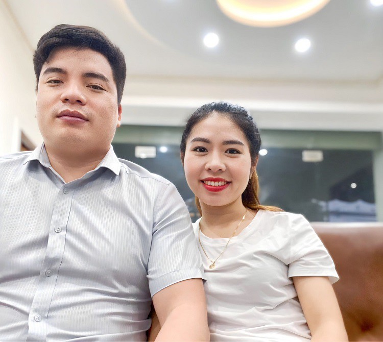 Hai vợ chồng anh chị Lâm Ngọc từ bỏ công việc đúng chuyên ngành với thu nhập cao để về quê khởi nghiệp.