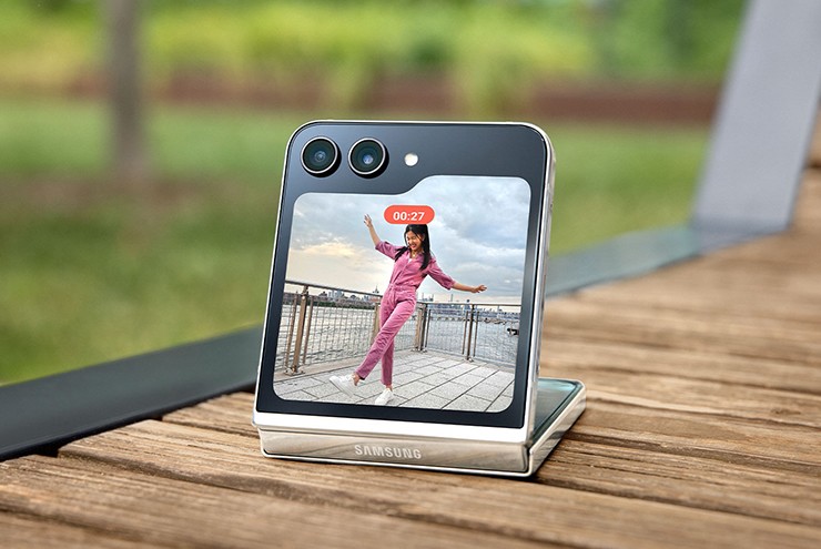 Galaxy Z Flip5 là mẫu smartphone màn hình gập chạy nhất trong quý 3/2023.