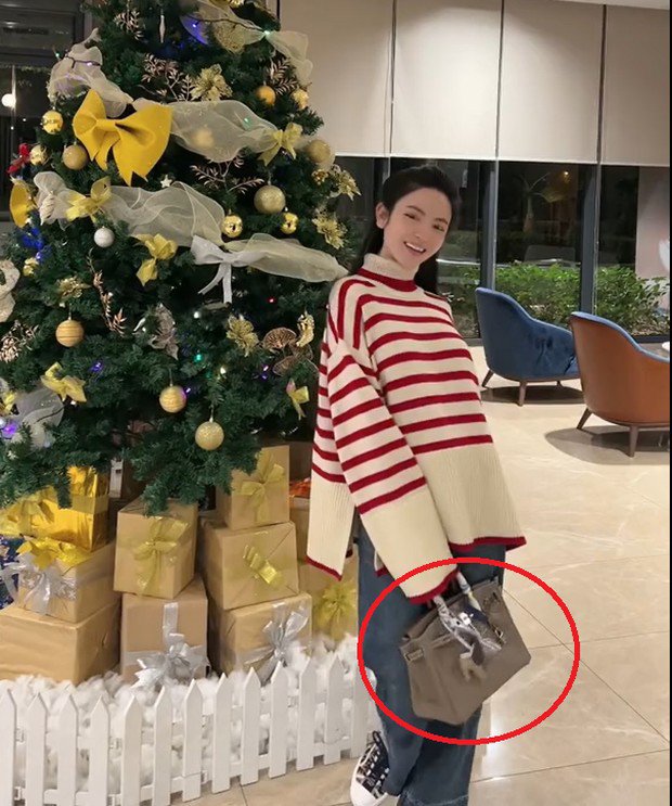 Bạn gái Quang Hải dùng hoài chiếc túi giá trị bằng căn chung cư, người yêu tặng dịp sinh nhật