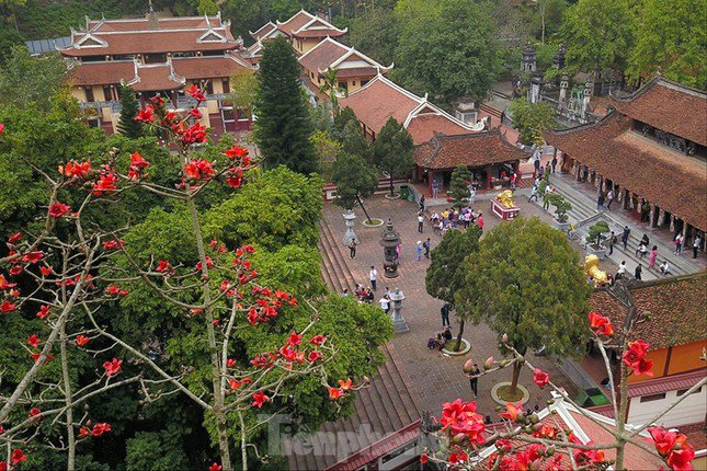 Chùa Hương cũng là một trong những địa điểm tăng phí tham quan theo đề xuất của UBND thành phố Hà Nội