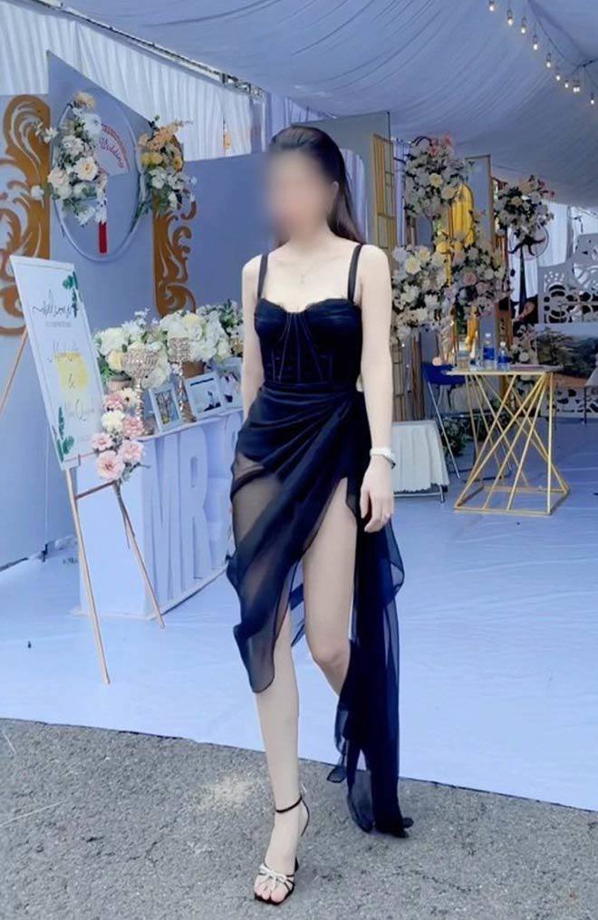 Cô gái khiến quan khách bối rối khi mặc kém duyên đi đám cưới - 3