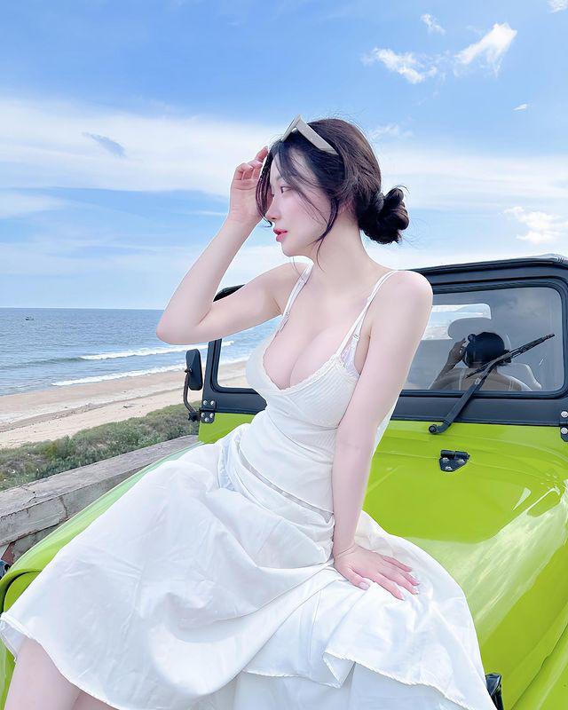 Hot girl Hàn Quốc diện áo mỏng bên bờ Suối Tiên Phan Thiết, hái thanh long đỏ gây sốt MXH - 5