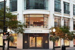 Ông chủ Hermes dự tính để lại hàng tỷ USD cho người làm vườn và lý do đằng sau