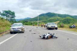Vụ tai nạn giữa ô tô biển số xanh và xe máy ở Kon Tum: Thêm 1 nạn nhân tử vong