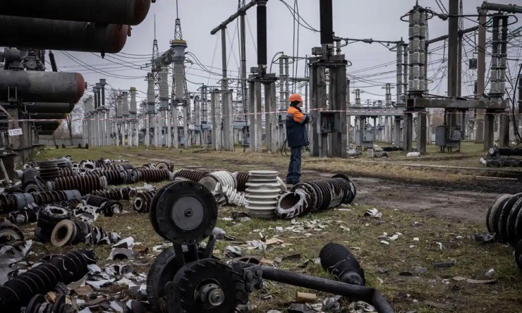 Một nhà máy điện ở Ukraine bị trúng tên lửa vào năm ngoái.