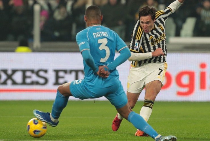 Juventus gặp rất nhiều vất vả trước Napoli&nbsp;