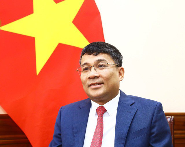 Thứ trưởng thường trực Bộ Ngoại giao Nguyễn Minh Vũ trao đổi về chuyến thăm Việt Nam của Tổng Bí thư, Chủ tịch Trung Quốc Tập Cận Bình. Ảnh: Bộ Ngoại giao