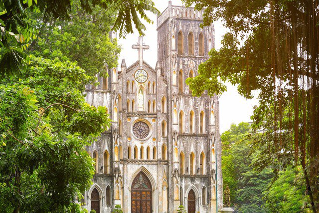 Nhà thờ lớn Hà Nội là một trong những địa điểm chơi Noel quen thuộc của giới trẻ Thủ đô.