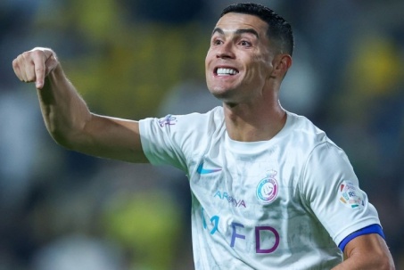Ronaldo rực sáng giúp Al Nassr thắng, phản ứng cực gắt vì bị tước phạt đền