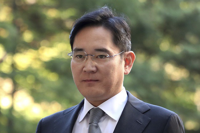 Ông Lee Jae-yong bắt đầu làm việc cho Samsung từ năm 1991 và được thăng chức Phó chủ tịch vào năm 2012.
