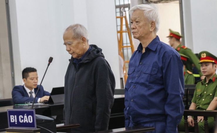 An ninh thắt chặt tại phiên tòa xử 3 cựu chủ tịch, phó chủ tịch tỉnh Khánh Hòa - 1