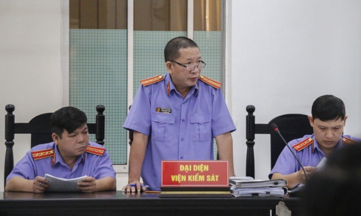 An ninh thắt chặt tại phiên tòa xử 3 cựu chủ tịch, phó chủ tịch tỉnh Khánh Hòa - 4
