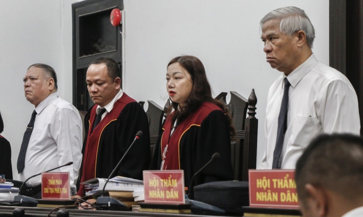 An ninh thắt chặt tại phiên tòa xử 3 cựu chủ tịch, phó chủ tịch tỉnh Khánh Hòa - 9