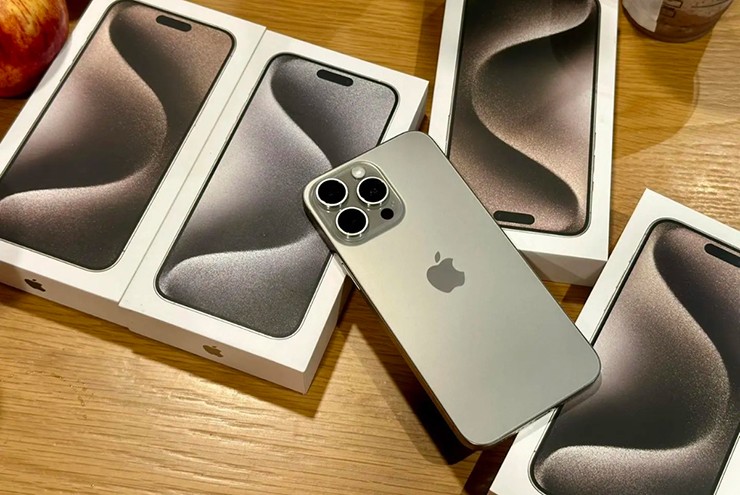 Khung titan rất được đánh giá cao của iPhone 15 Pro Max.