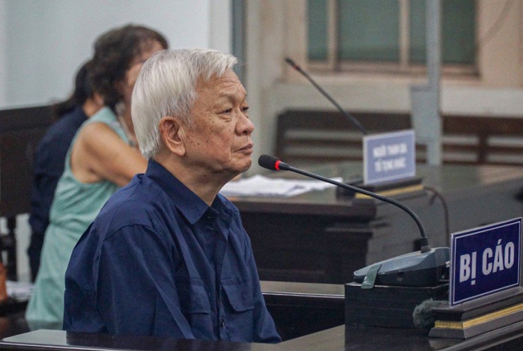 VKS đề nghị phạt cựu chủ tịch UBND tỉnh Khánh Hòa Nguyễn Chiến Thắng 5-6 năm tù - 1
