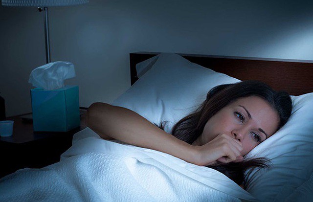 Ho về đêm, rất có thể bạn đang mắc bệnh này, đây là 7 việc nên làm để ngăn ngừa ho về đêm tái phát - 1