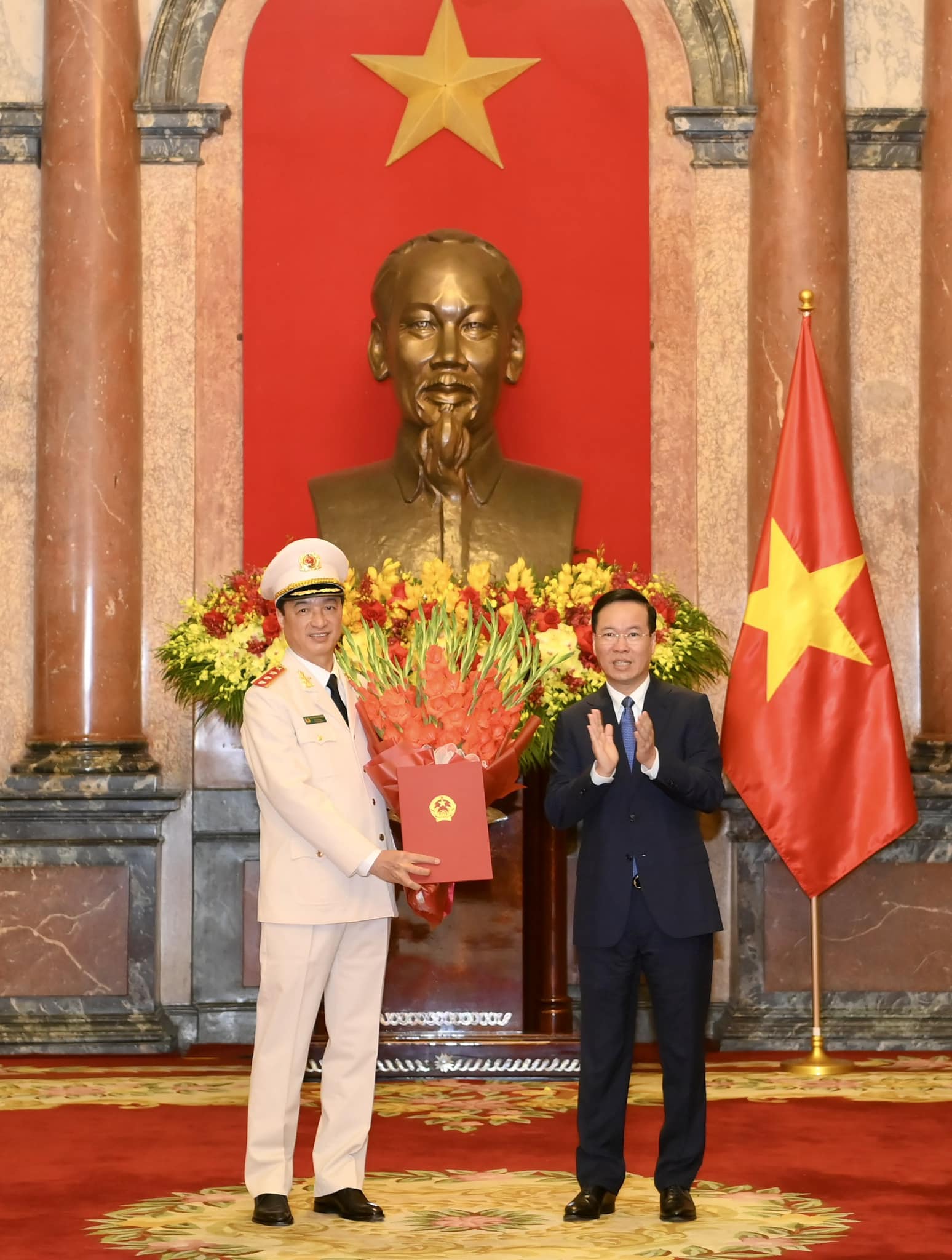 Chủ tịch nước quyết định thăng cấp bậc hàm đối với Thứ trưởng Nguyễn Duy Ngọc - 1