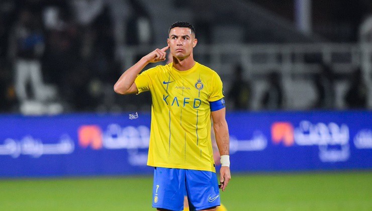 Ronaldo ăn mừng bàn thắng thứ 50 trong năm 2023