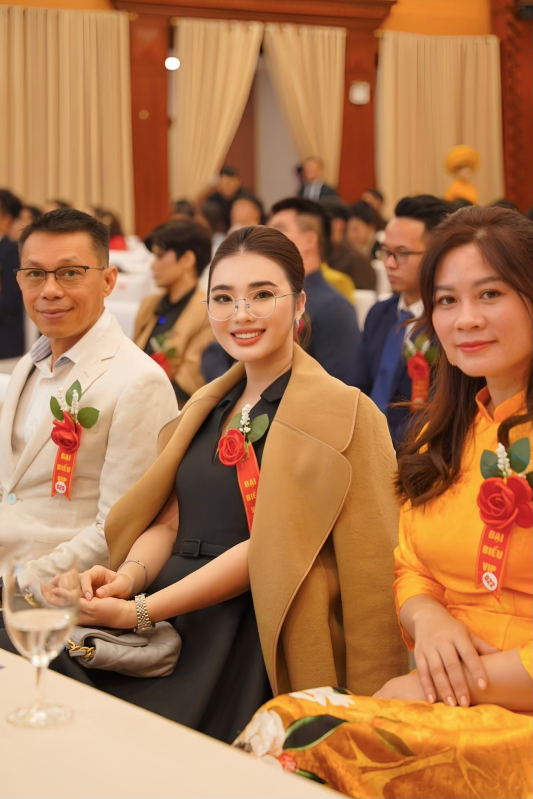 Huyền Phi Cosmetics lọt Top 10 Thương hiệu - Dịch vụ Uy tín hàng đầu Việt Nam - 3