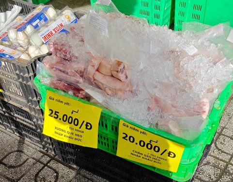 Thịt heo nhập khẩu bán trên thị trường TP HCM