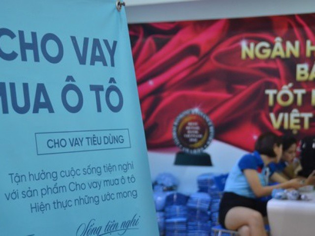 Chật vật thu hồi nợ vay tiêu dùng