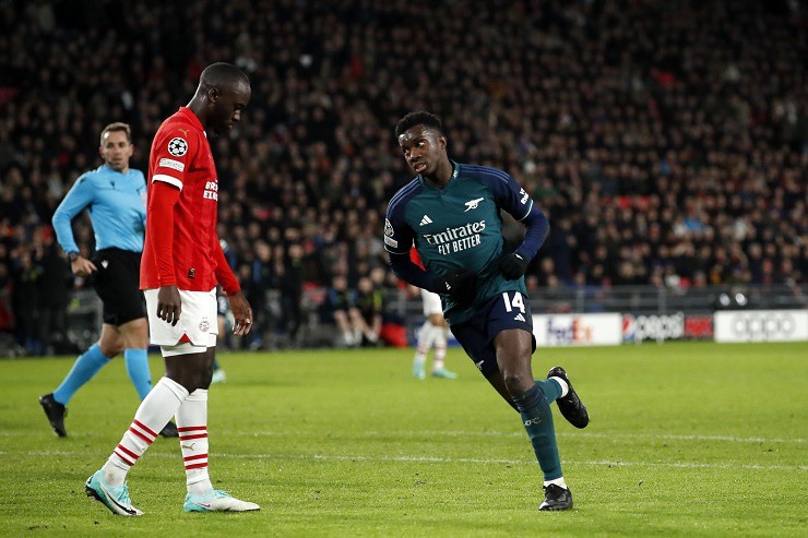 Nketiah mở tỷ số cho Arsenal