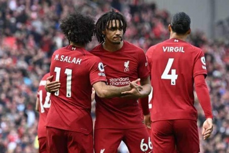Liverpool cất 4 ngôi sao ở nhà không đá Europa League, “ủ mưu” chờ MU