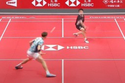 Cầu lông “8 cao thủ“ thế giới: SAO Trung Quốc đập trúng mặt số 1 Axelsen