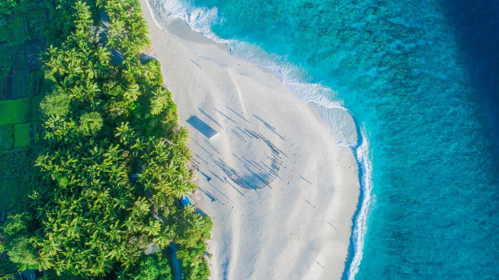 10 bãi biển đẹp mê hồn khi ghé thăm Maldives - 9