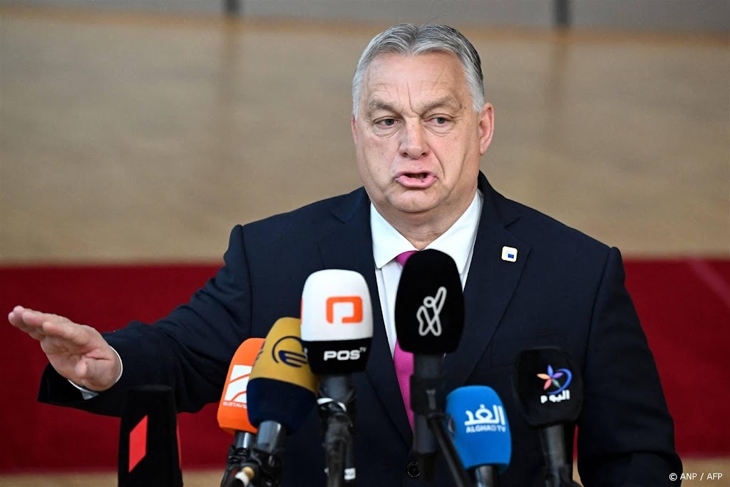Hành động bất ngờ của Thủ tướng Hungary 