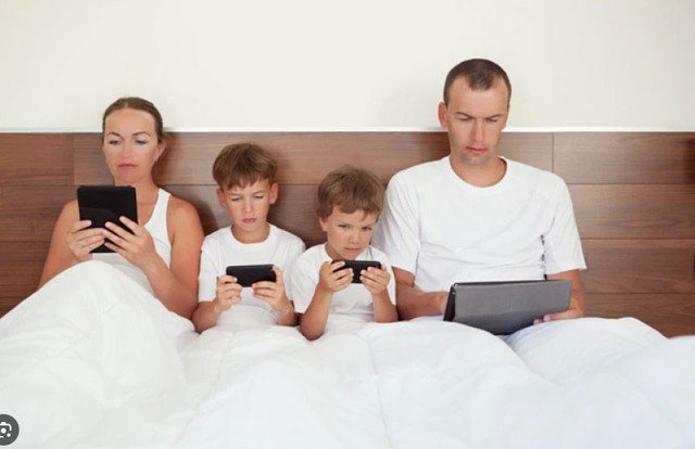 5 thói quen của bố mẹ tàn phá sự tập trung của con, nên bỏ ngay - 2