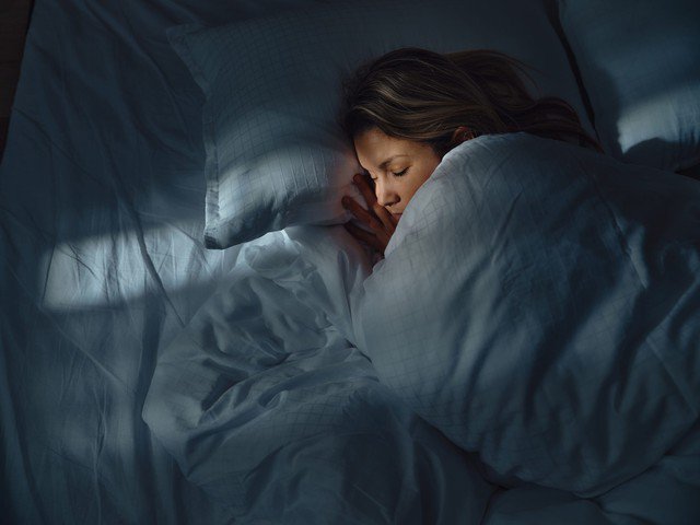 Đi ngủ mỗi ngày một giờ khác nhau: Cảnh báo đáng sợ - 1