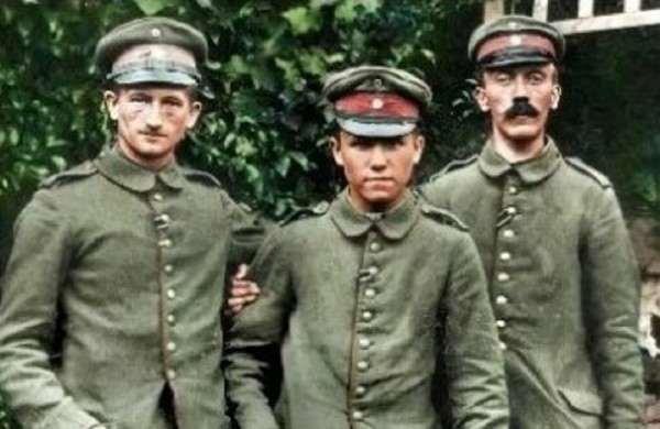 Adolf Hitler và những đam mê thời trẻ - 1