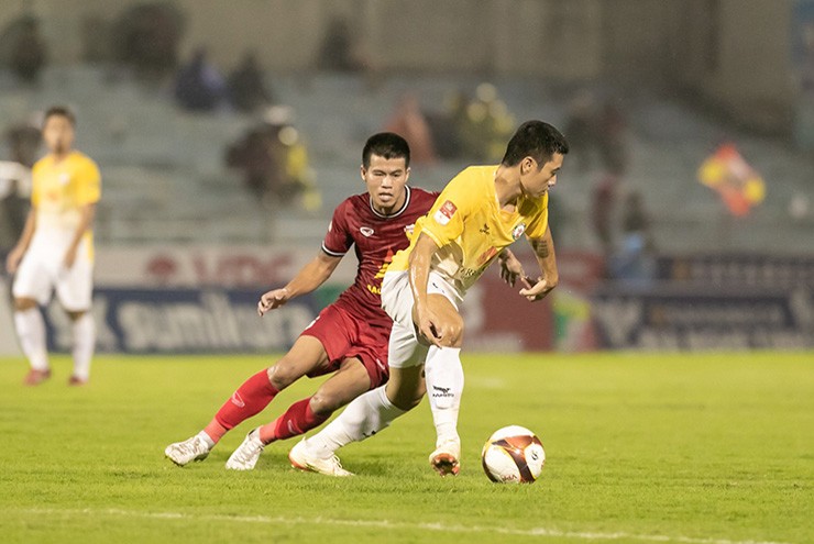 Trực tiếp bóng đá Hà Tĩnh - Bình Định: Thong dong những phút cuối (V-League) (Hết giờ) - 2