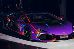 Ngắm lớp sơn độc đáo trên mẫu siêu xe Lamborghini Revuelto mất 18 ngày để hoàn thành