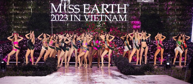 90 người đẹp Miss Earth mặc bikini trình diễn dưới trời lạnh 18 độ C ở Đà Lạt - 1
