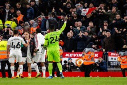 Hàng phòng ngự MU kiên cường cầm hòa Liverpool, Onana và Varane chói sáng