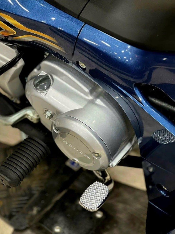 Honda Dream 125 co so khung Ong Dia bi lam gia ca tram trieu