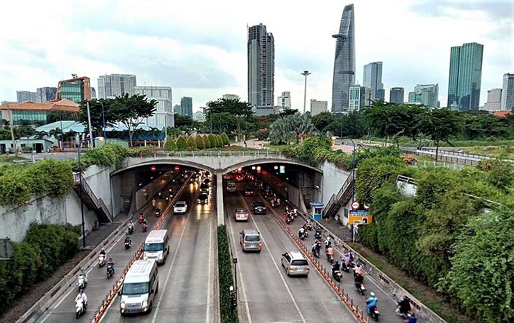 Thời điểm đó, đây là&nbsp;hầm vượt sông đầu&nbsp;tiên của Việt Nam và là đường&nbsp;hầm&nbsp;thi công bằng công nghệ đúc, dìm dài nhất Đông Nam Á
