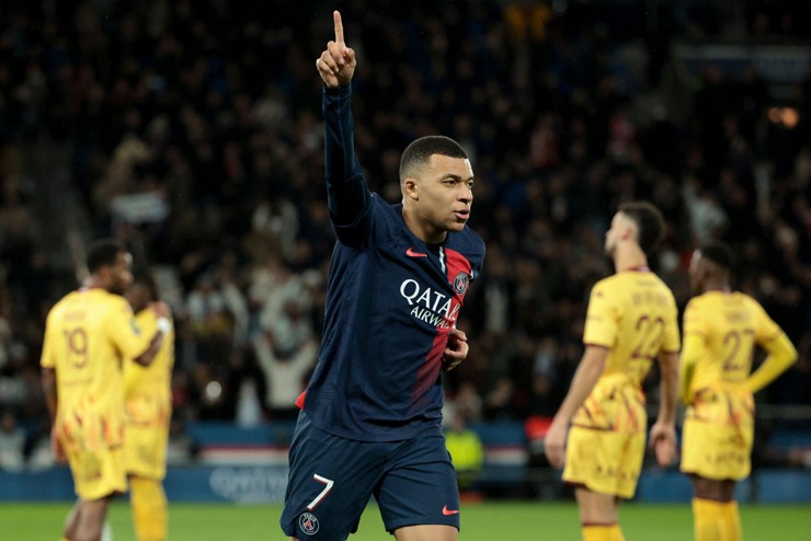 Mbappe có cú đúp giúp PSG giữ vững ngôi đầu bảng&nbsp;