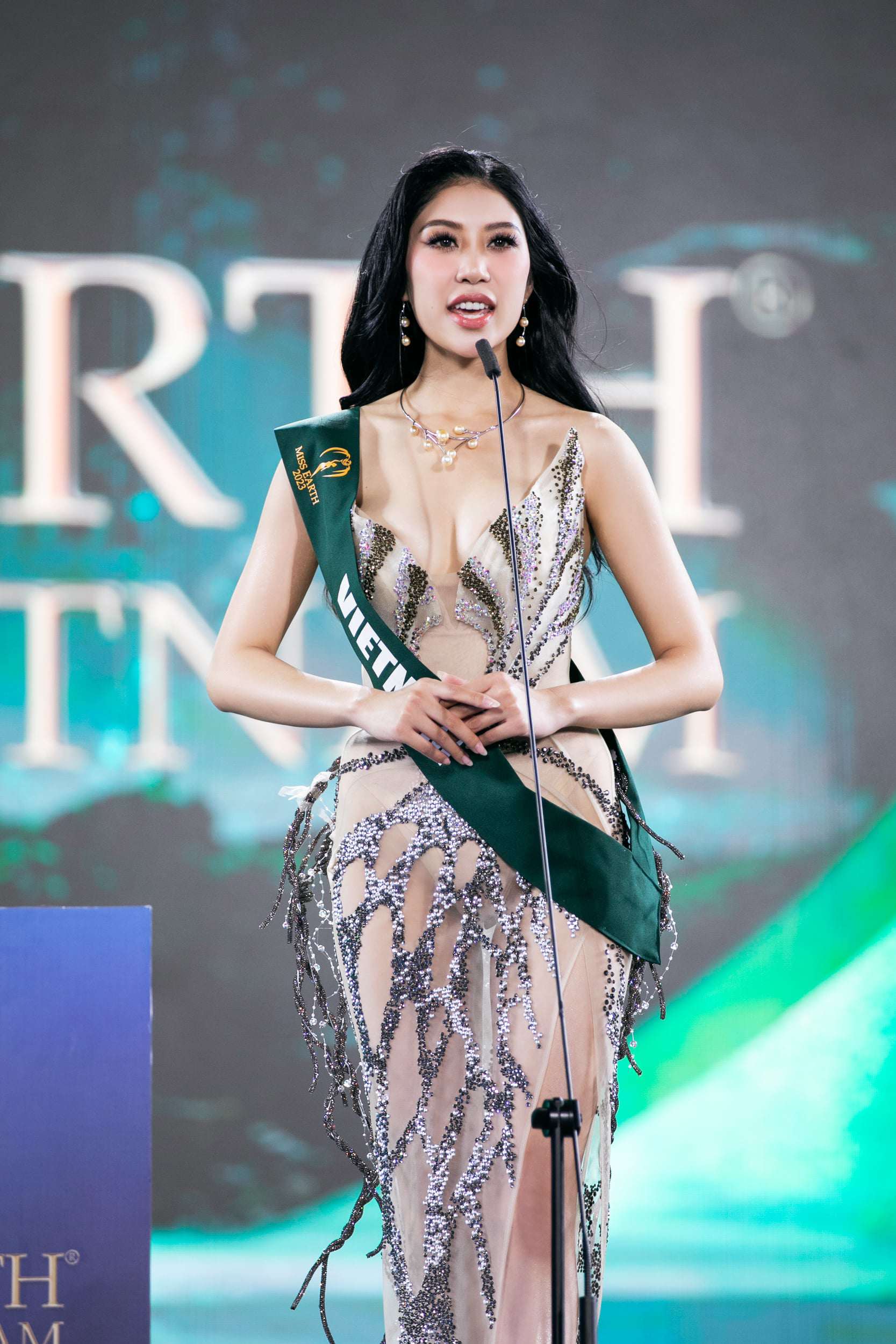 Đại diện Việt từng bị Trương Ngọc Ánh đánh giá thấp trở thành Miss Earth Water 2023 - 8