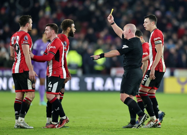 Sheffield United đang là đội nhận nhiều thẻ vàng nhất tính tới trước vòng 18 với 52 thẻ