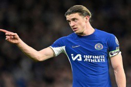 Tin mới nhất bóng đá tối 22/12: Vì luật Công bằng tài chính, Chelsea cân nhắc bán Gallagher